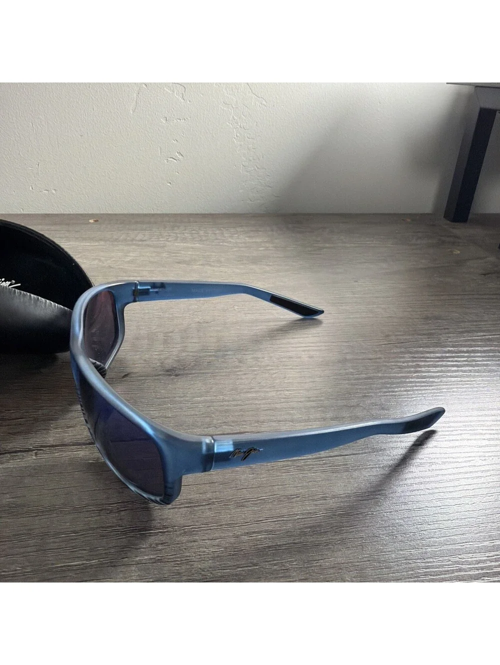 Maui Jim Sunglasses KAIWI CHANNEL MJ840-03S MATTE BLUE With Case